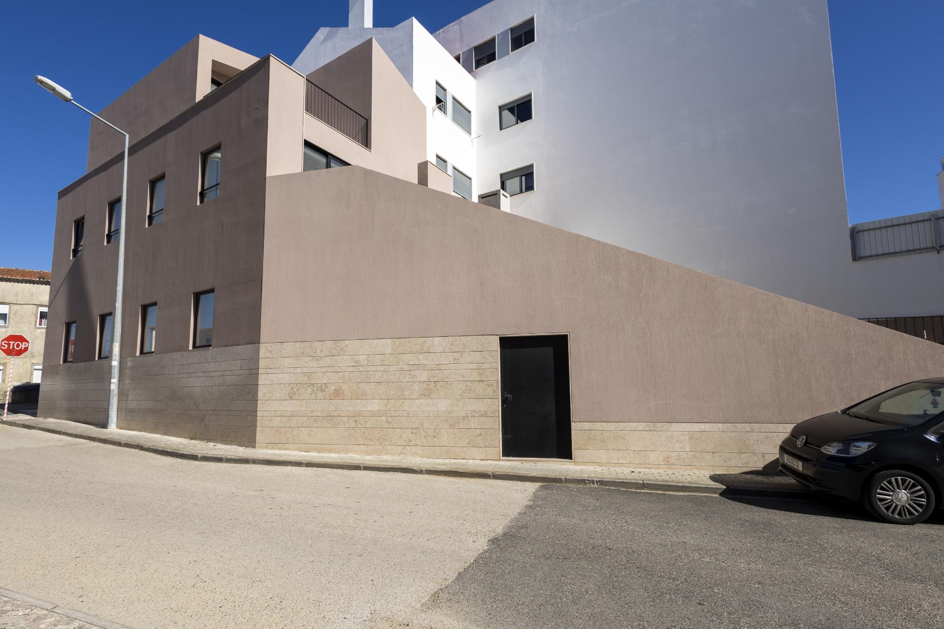 Moradia T3, nova, no centro de Mafra.