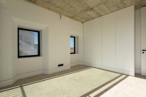 Moradia T3, nova, no centro de Mafra.