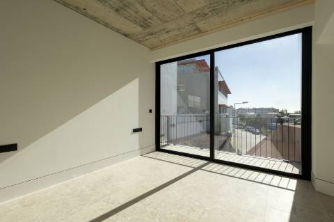 Moradia T3, nova, no centro de Mafra.