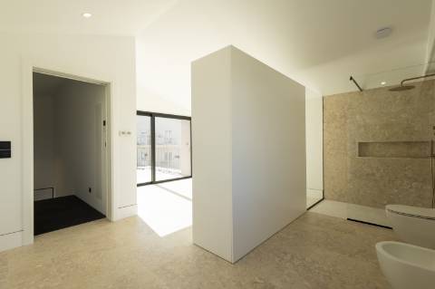 Moradia T3, nova, no centro de Mafra.