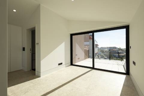 Moradia T3, nova, no centro de Mafra.