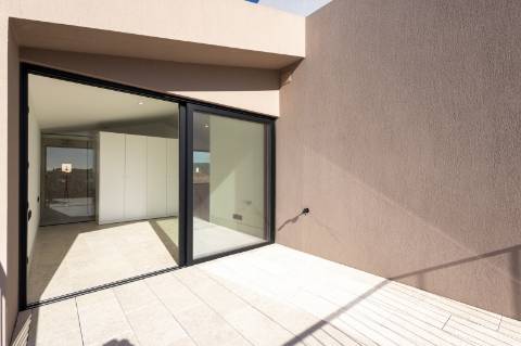 Moradia T3, nova, no centro de Mafra.