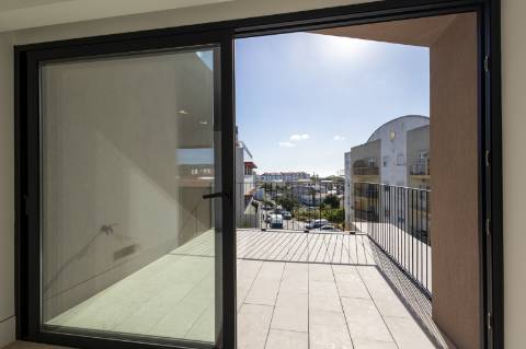 Moradia T3, nova, no centro de Mafra.