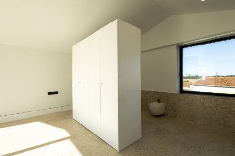 Moradia T3, nova, no centro de Mafra.