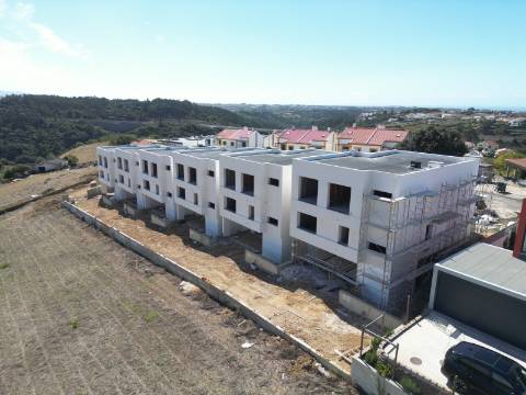 Moradia T4 nova com piscina e de Design moderno, em Mafra.