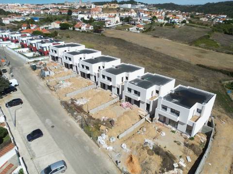 Moradia T4 nova de Design moderno, em Mafra.