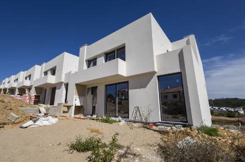 Moradia T4 nova de Design moderno, em Mafra.
