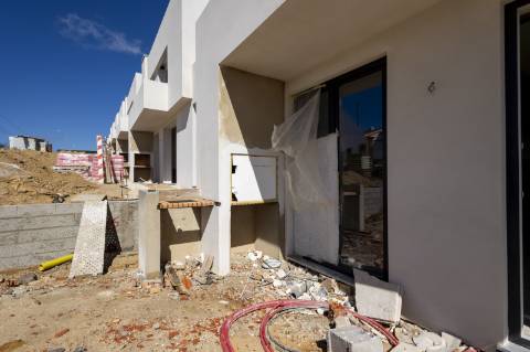Moradia T4 nova de Design moderno, em Mafra.