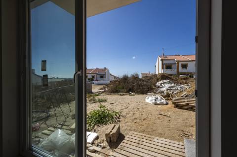 Moradia T4 nova com piscina e de Design moderno, em Mafra.