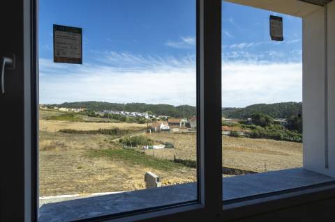 Moradia T4 nova com piscina e de Design moderno, em Mafra.