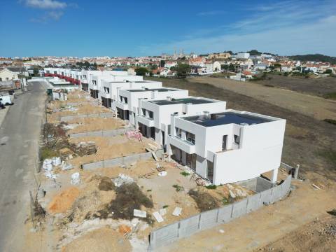 Moradia T4 nova com piscina e de Design moderno, em Mafra.