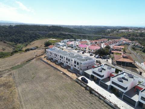 Moradia T4 nova de Design moderno, em Mafra.