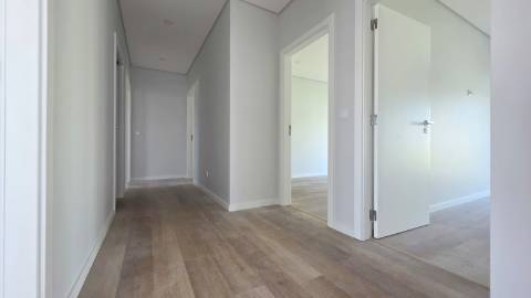 MORADIA T4 TÉRREA NOVA em SANTO ISIDORO