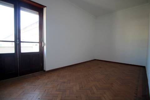 Apartamento T2 usado em Vialonga