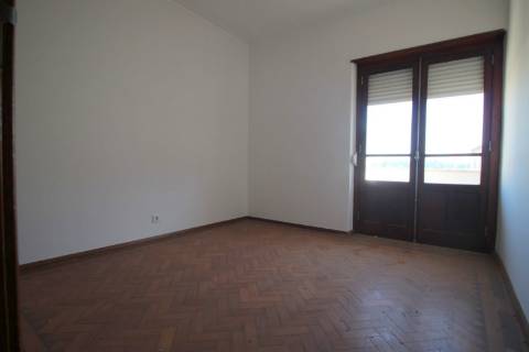 Apartamento T2 usado em Vialonga