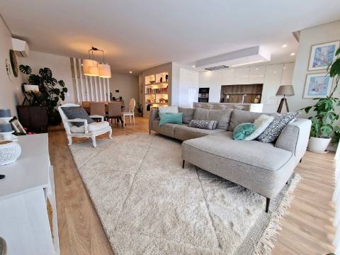 Apartamento T3 com terraço com 144,88 m2 e barbecue coberto - Ericeira