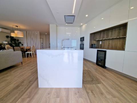 Apartamento T3 com terraço com 144,88 m2 e barbecue coberto - Ericeira