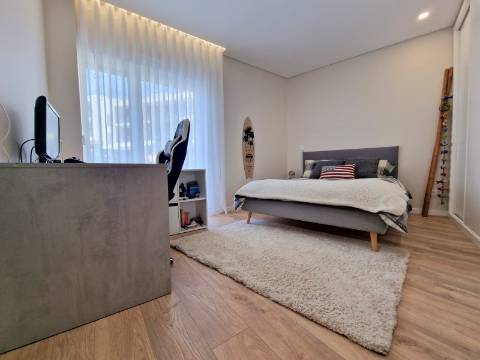 Apartamento T3 com terraço com 144,88 m2 e barbecue coberto - Ericeira