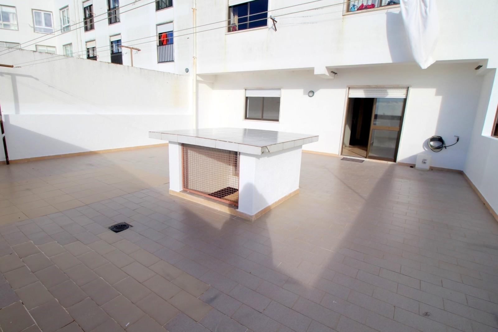APARTAMENTO T2 no CENTRO de MAFRA