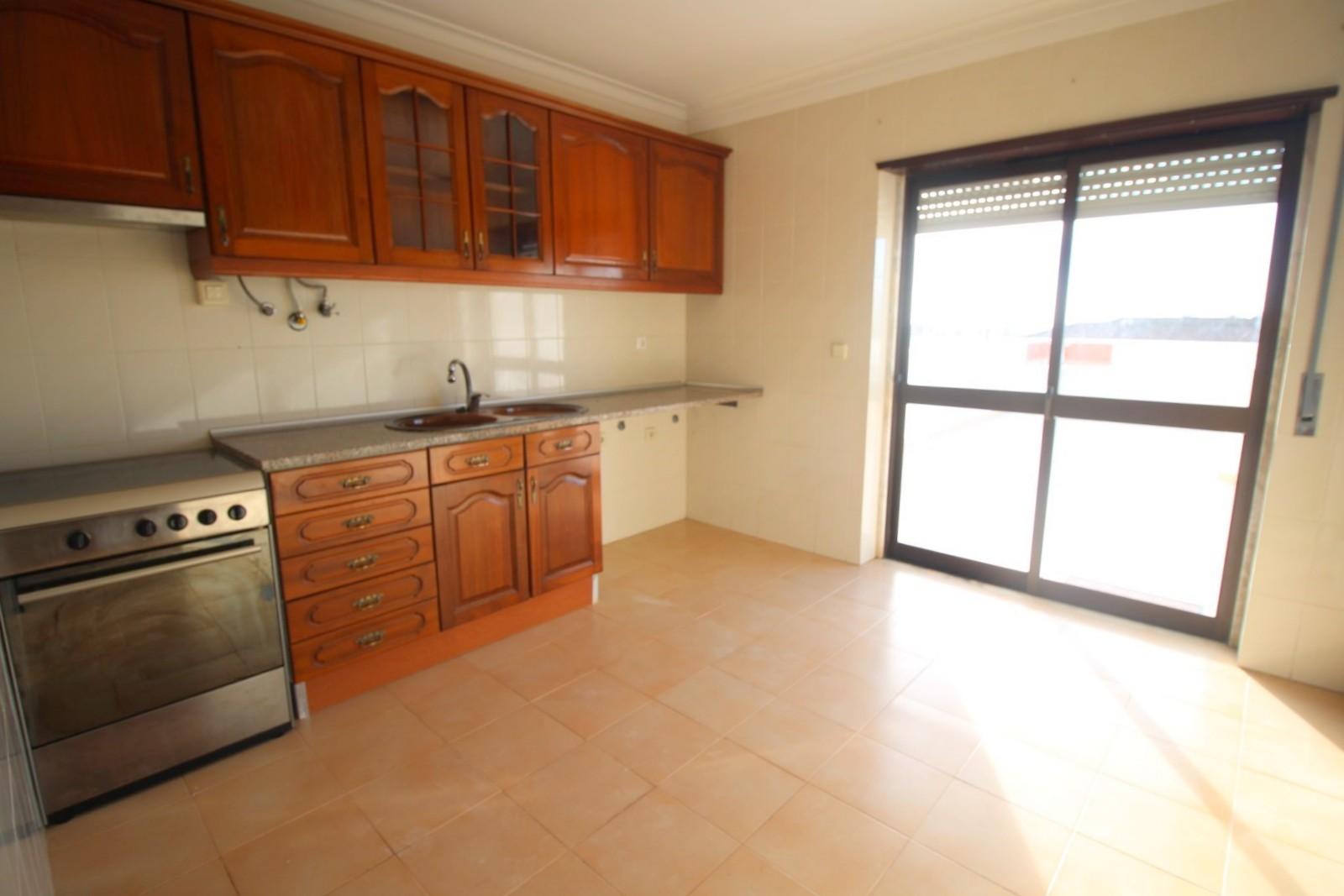 APARTAMENTO T2 no CENTRO de MAFRA
