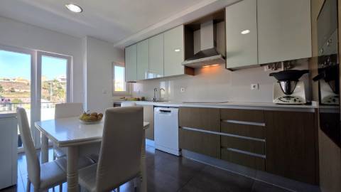 Apartamento T3 Duplex, com duas salas, usado na Malveira