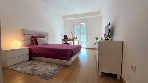 Apartamento T3 Duplex, com duas salas, usado na Malveira