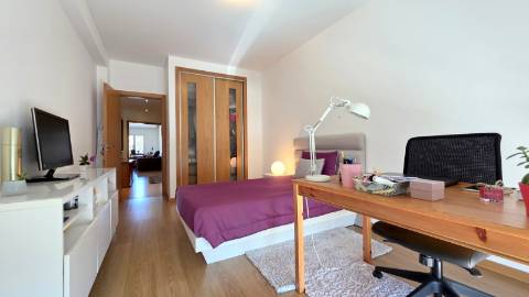 Apartamento T3 Duplex, com duas salas, usado na Malveira