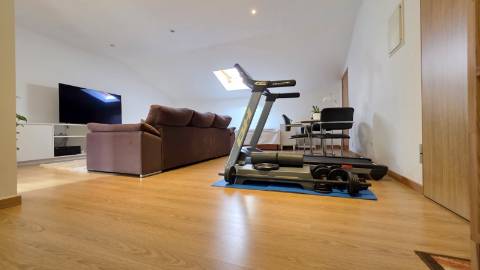 Apartamento T3 Duplex, com duas salas, usado na Malveira