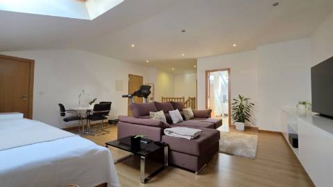 Apartamento T3 Duplex, com duas salas, usado na Malveira