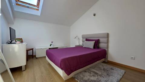 Apartamento T3 Duplex, com duas salas, usado na Malveira