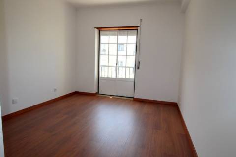 Apartamento T2 para Arrendamento no centro de Mafra.