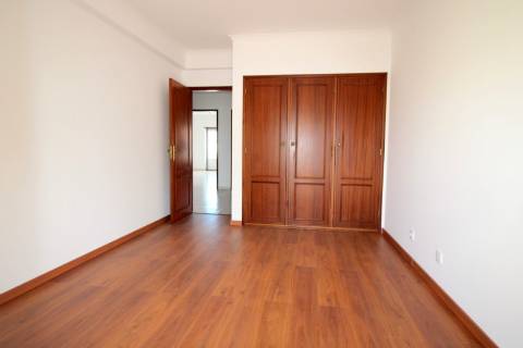 Apartamento T2 para Arrendamento no centro de Mafra.