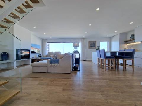 Apartamento T4 duplex, com vista de Mar, Ericeira
