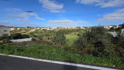 LOTE DE TERRENO COM 1115 m2, PARA CONSTRUÇÃO DE DUAS MORADIAS - MAFRA