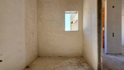 Moradia isolada T4+1 de arquitetura contemporânea na Ventosa - Torres Vedras.