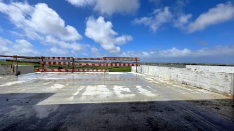 Moradia isolada T4+1 de arquitetura contemporânea na Ventosa - Torres Vedras.