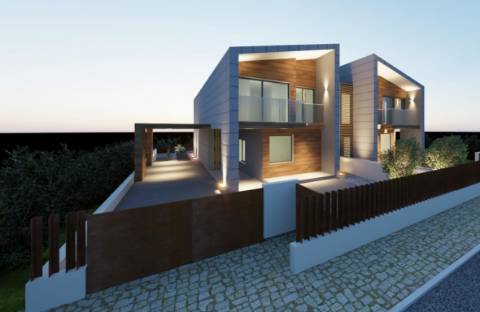 Moradia T3+1 Ericeira com piscina e jardim