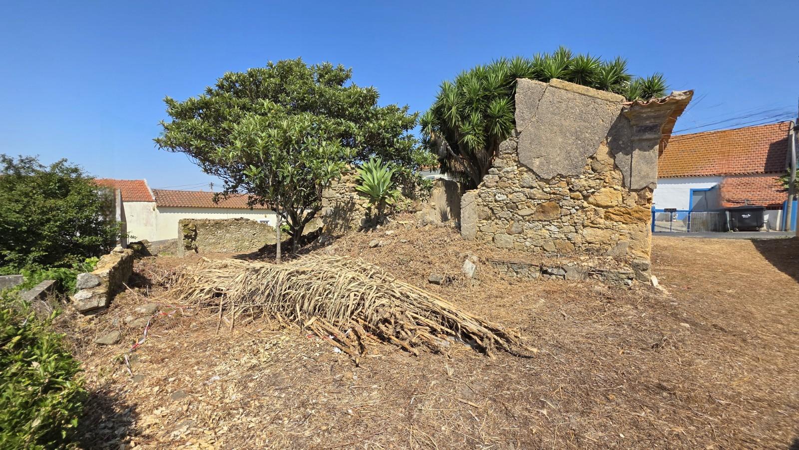 Ruina com 214m2 - Sobreiro - Mafra