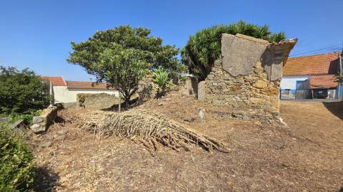 Ruina com 214m2 - Sobreiro - Mafra