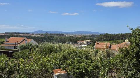 Ruina com 214m2 - Sobreiro - Mafra