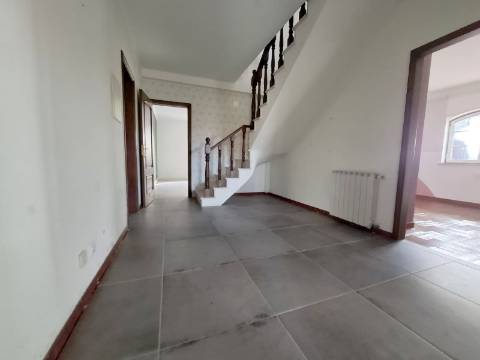 Moradia T4 usada no Ramalhal