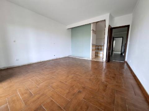 Moradia T4 usada no Ramalhal