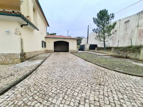 Moradia T4 usada no Ramalhal