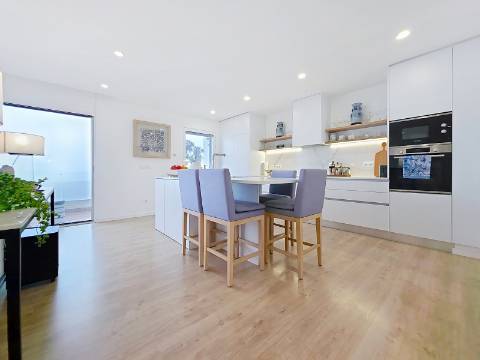 Apartamento T4 duplex, com vista de Mar, Ericeira