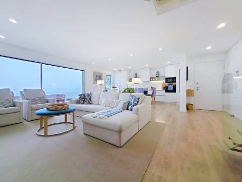 Apartamento T4 duplex, com vista de Mar, Ericeira