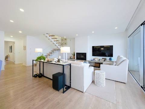 Apartamento T4 duplex, com vista de Mar, Ericeira