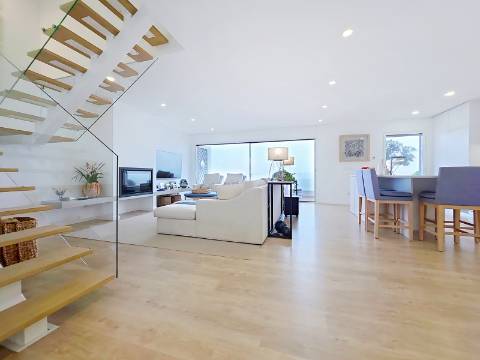 Apartamento T4 duplex, com vista de Mar, Ericeira