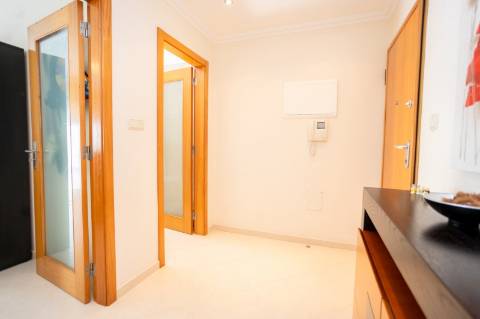 Apartamento T2 Usado em Vialonga