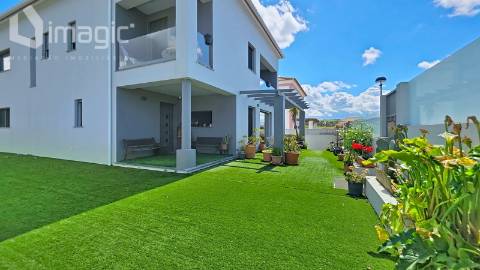 MORADIA T5 com piscina em SANTO ISIDORO, MAFRA