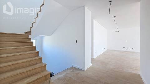 Moradia T4 nova de Design moderno, em Mafra.